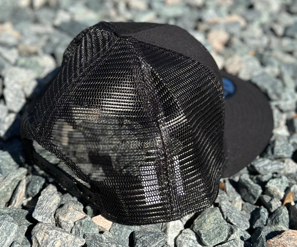Snapback Black/ Silver Stitching - Mesh Back (Copy)