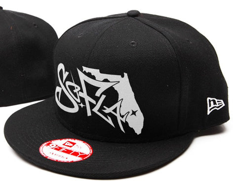 Snapback Black/ Red Stitching